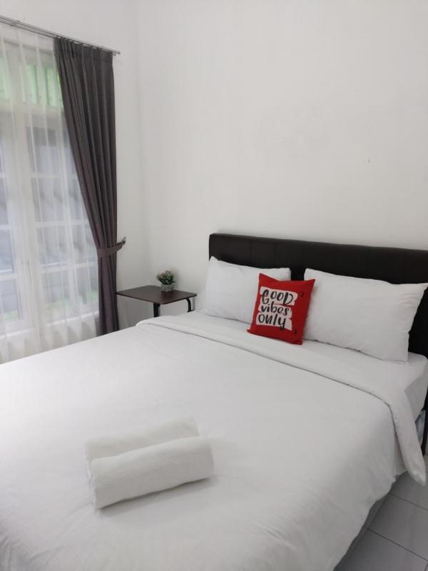 Tamadara Guesthouse Jogja Maguwo エクステリア 写真