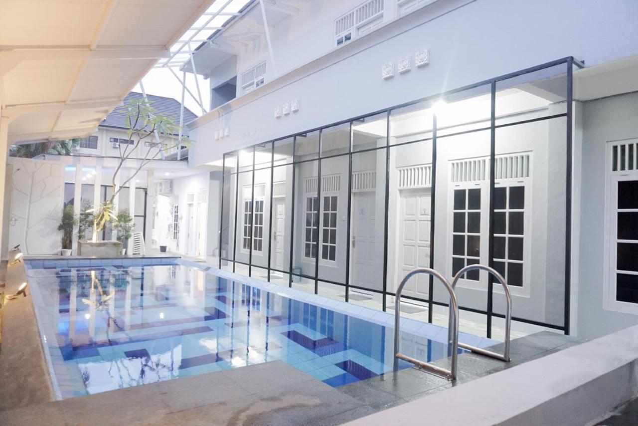 Tamadara Guesthouse Jogja Maguwo エクステリア 写真