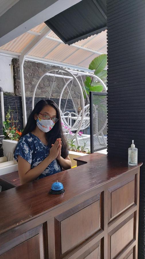 Tamadara Guesthouse Jogja Maguwo エクステリア 写真